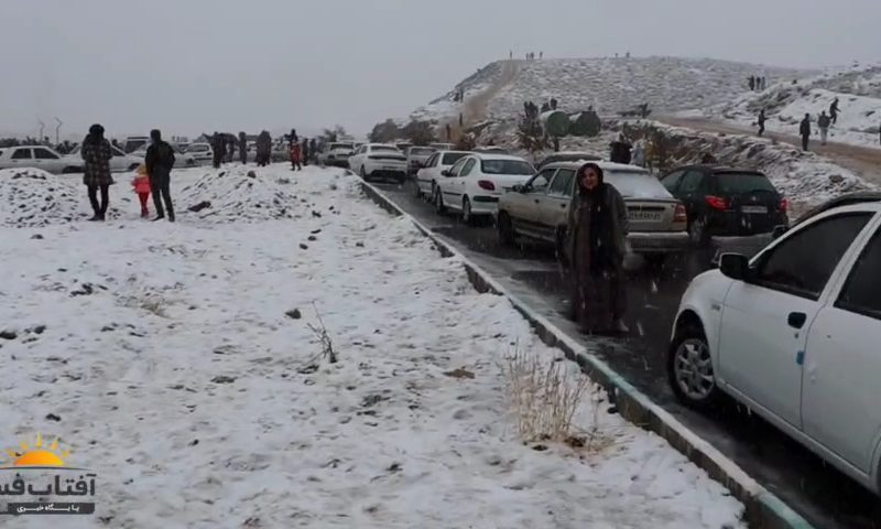 بارش برف پس از سال‌ها، شهرستان فسا را سفیدپوش کرد