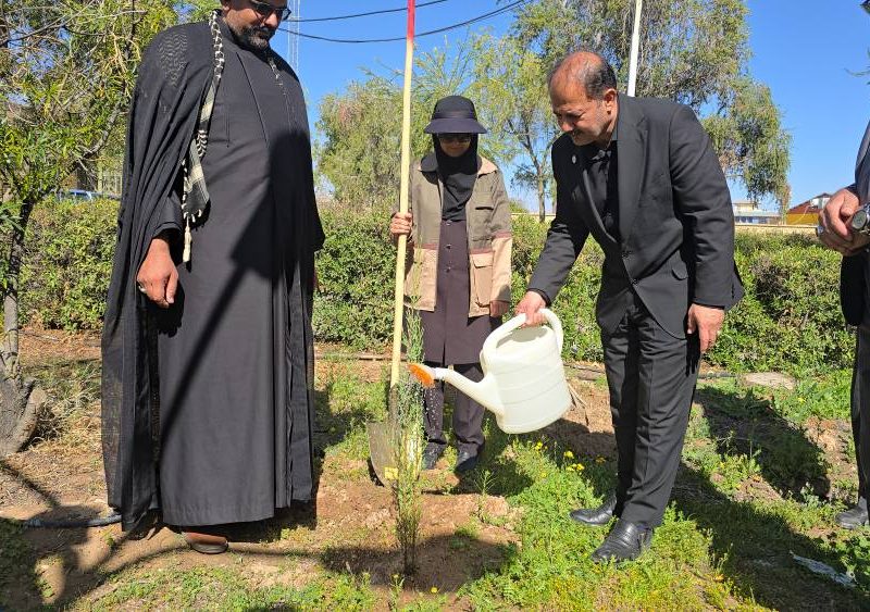 غرس نهال به یاد رهبر شهید انقلاب اسلامی در آیین روز درختکاری فسا
