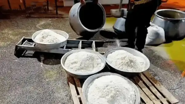 نذری ۷۲ دیگ در شهرستان فسا